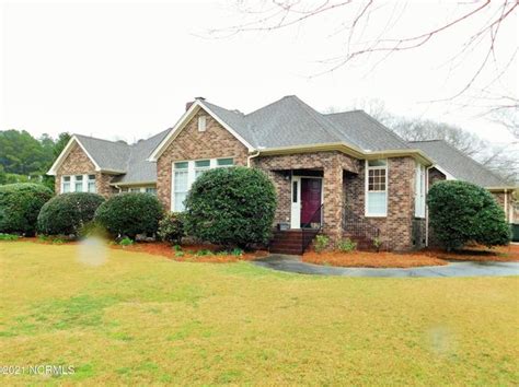 town of laurinburg nc|laurinburg real estate listings.